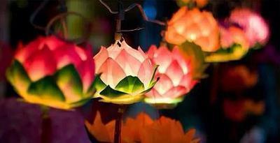 适合雨天发的简短句子短句(精选54句)